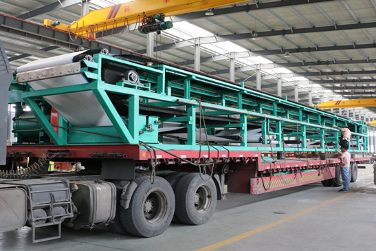 Vacuum Belt Type Filter Press Loading